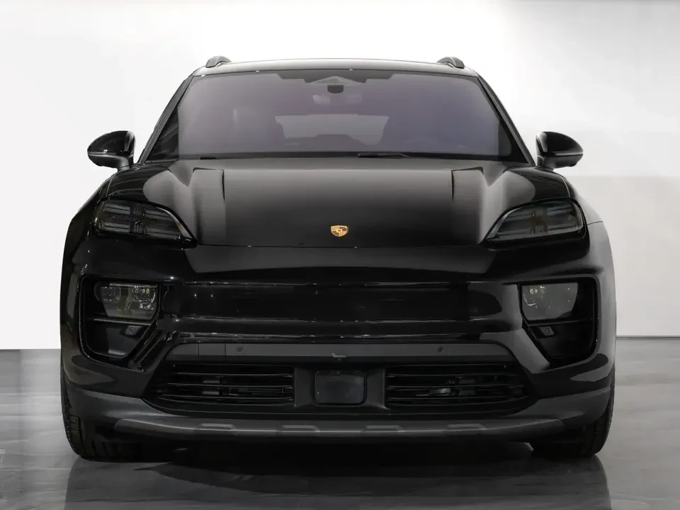 2024 Porsche Macan Electric - Image 6 of 20