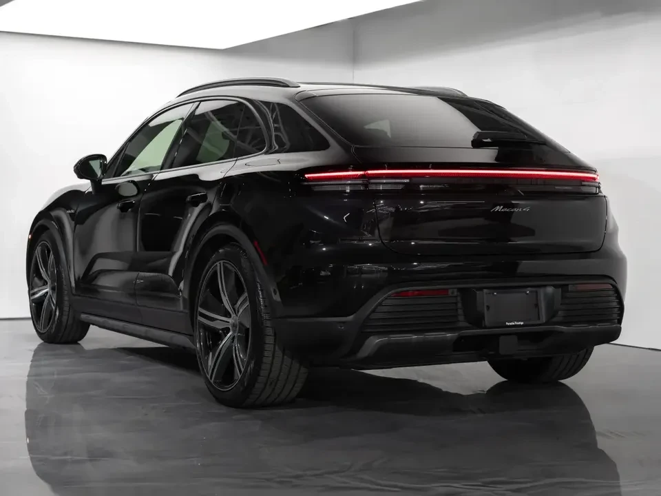 2024 Porsche Macan Electric - Image 5 of 20