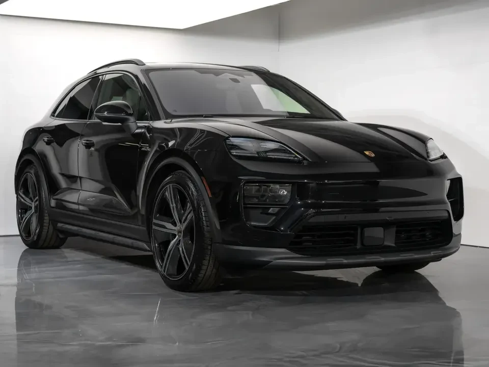 2024 Porsche Macan Electric - Image 7 of 20