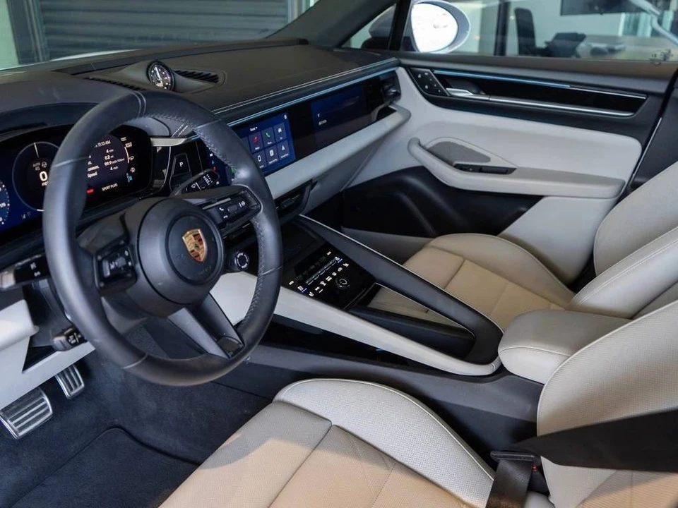 2024 Porsche Macan Electric - Image 5 of 5