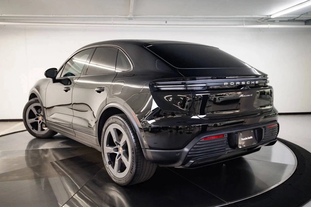 2024 Porsche Macan Electric - Image 3 of 5