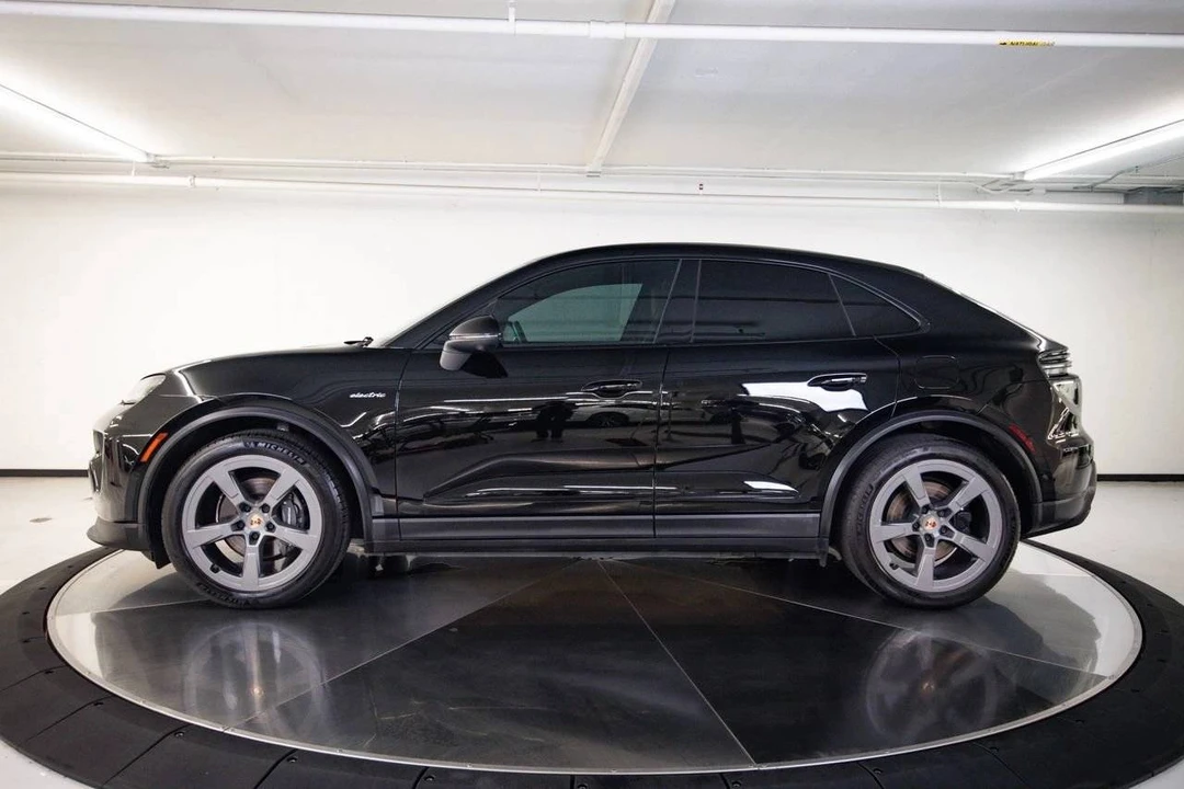 2024 Porsche Macan Electric - Image 2 of 5