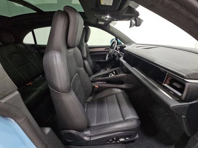 2024 Porsche Macan Electric - Image 8 of 24