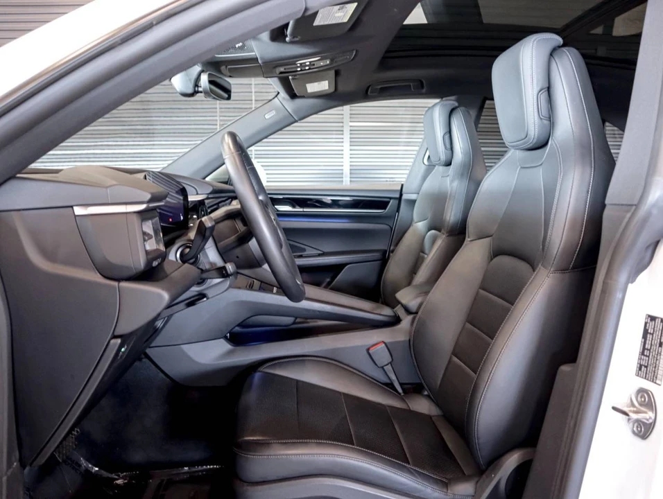 2024 Porsche Macan Electric - Image 5 of 5