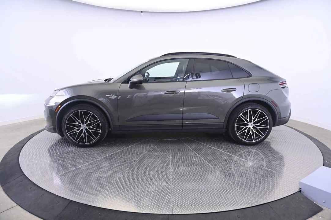 2024 Porsche Macan Electric - Image 2 of 5