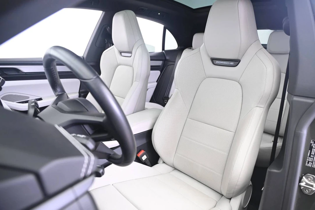 2024 Porsche Macan Electric - Image 5 of 5