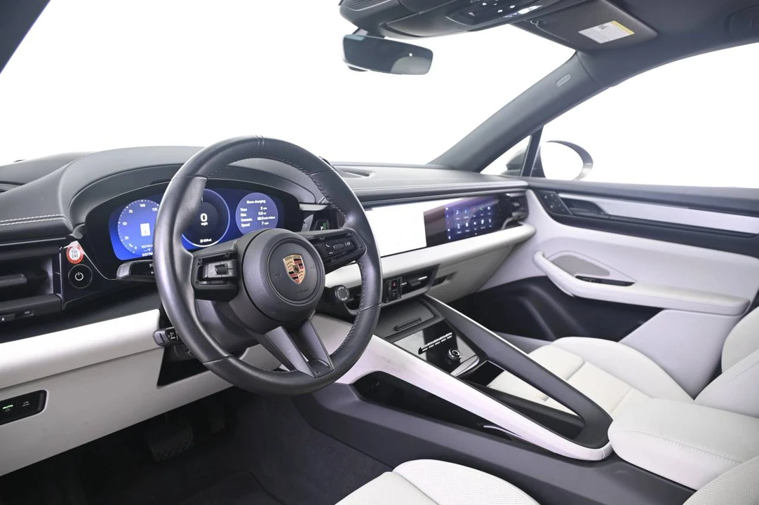 2024 Porsche Macan Electric - Image 4 of 5