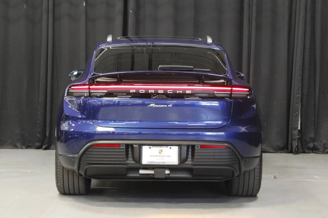 2024 Porsche Macan Electric - Image 4 of 5