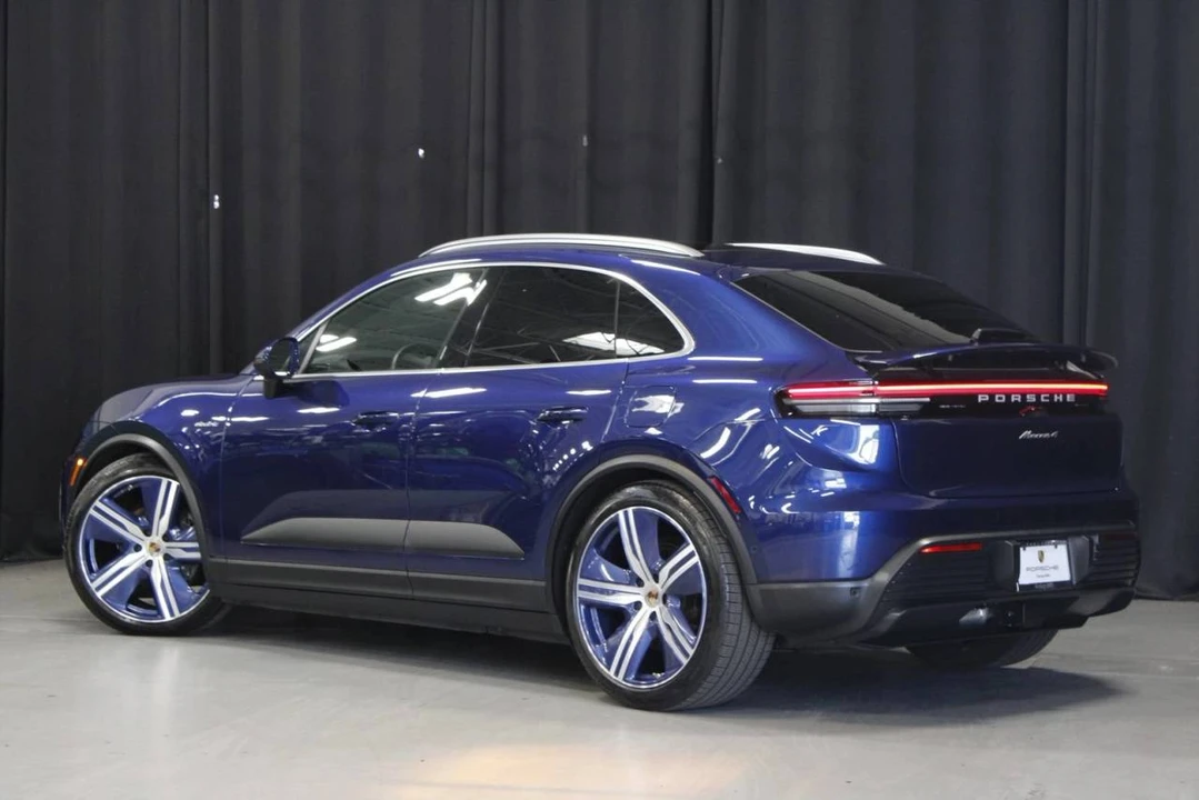 2024 Porsche Macan Electric - Image 3 of 5