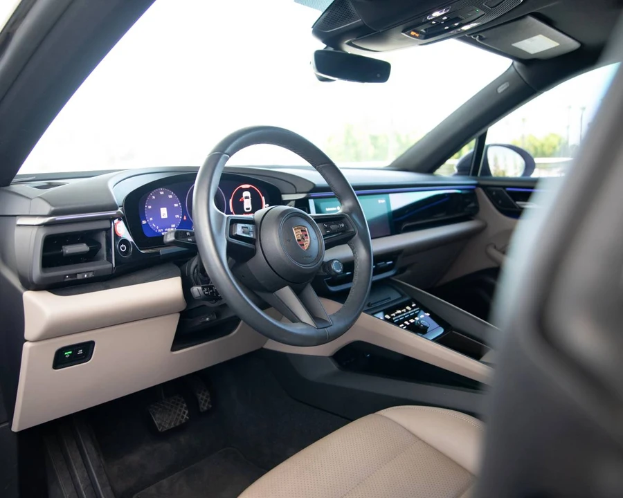 2024 Porsche Macan Electric - Image 4 of 5