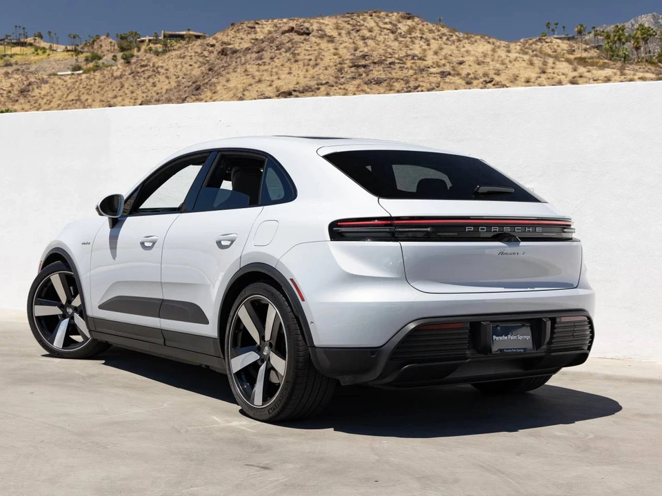 2024 Porsche Macan Electric - Image 3 of 5