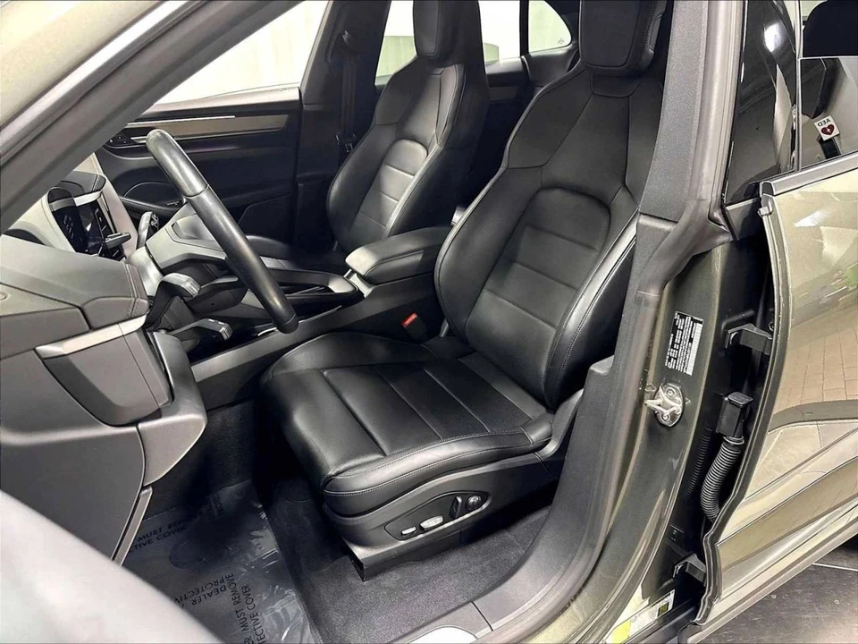 2024 Porsche Macan Electric - Image 5 of 5