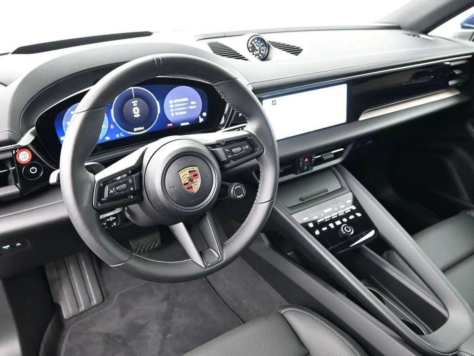 2024 Porsche Macan Electric - Image 4 of 5