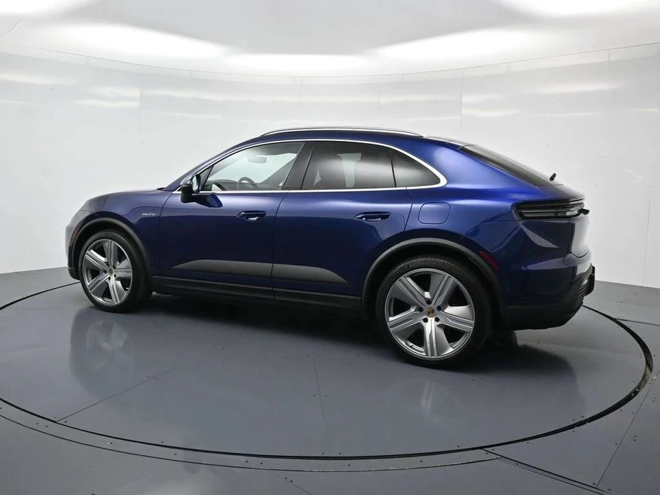 2024 Porsche Macan Electric - Image 3 of 5