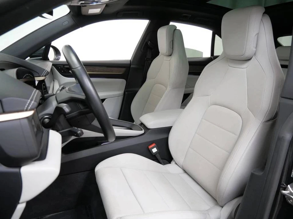 2024 Porsche Macan Electric - Image 5 of 5