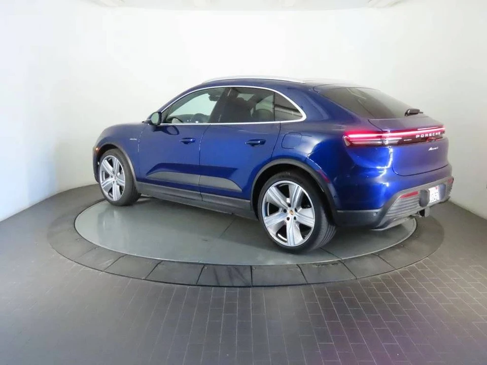 2024 Porsche Macan Electric - Image 3 of 4
