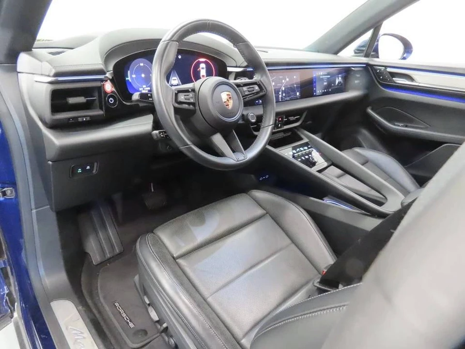2024 Porsche Macan Electric - Image 4 of 4