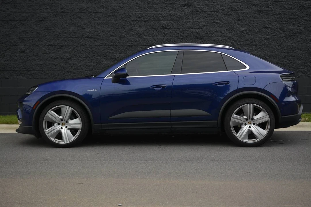 2024 Porsche Macan Electric - Image 2 of 4