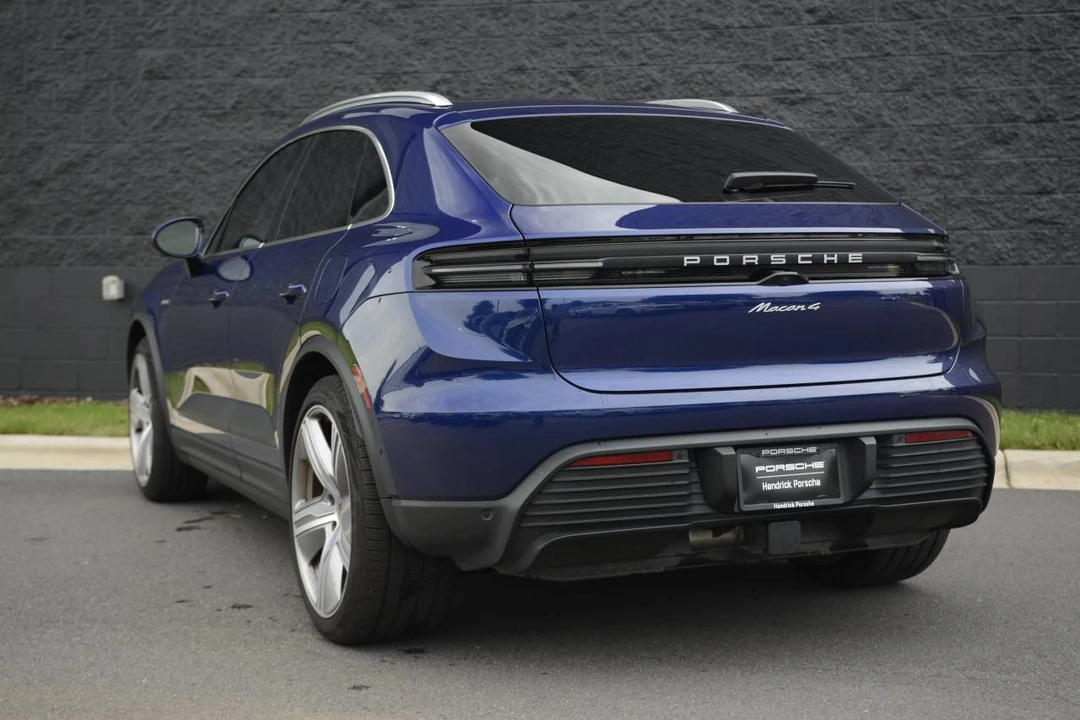 2024 Porsche Macan Electric - Image 3 of 4
