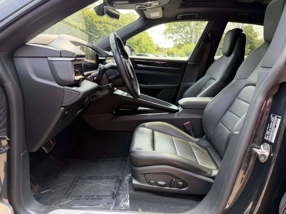 2024 Porsche Macan Electric - Image 4 of 4