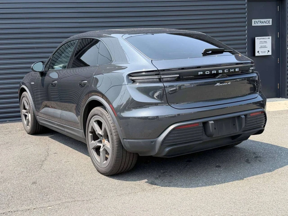 2024 Porsche Macan Electric - Image 3 of 4