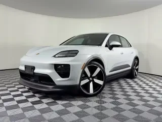 2024 Porsche Macan - Image 5 of 30
