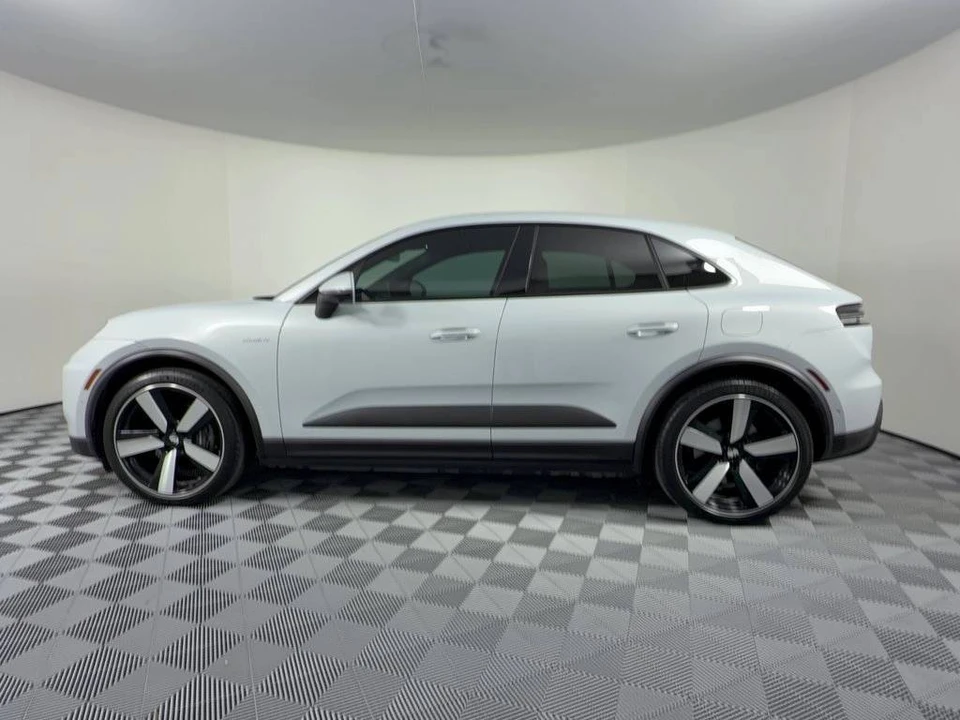2024 Porsche Macan Electric - Image 2 of 4