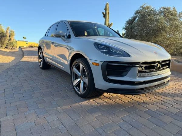 2024 Porsche Macan - Image 2 of 17