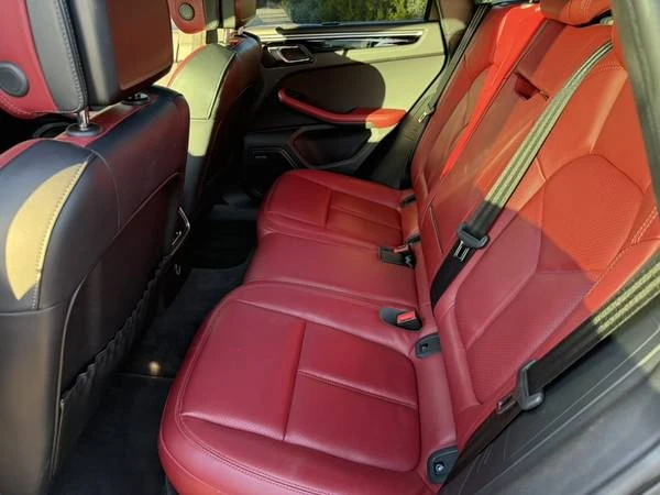 2024 Porsche Macan - Image 13 of 17