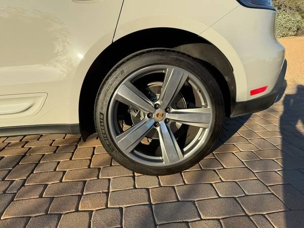 2024 Porsche Macan - Image 5 of 17