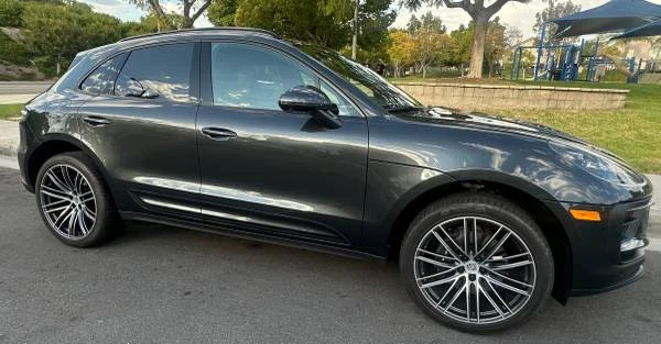 2024 Porsche Macan - Image 15 of 17