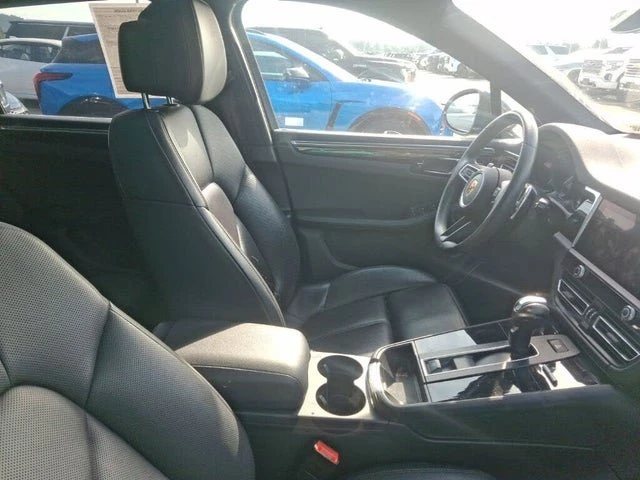 2024 Porsche Macan - Image 12 of 15