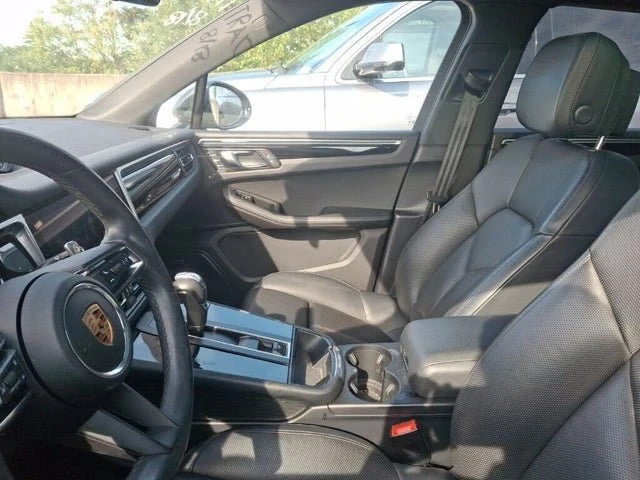 2024 Porsche Macan - Image 8 of 15