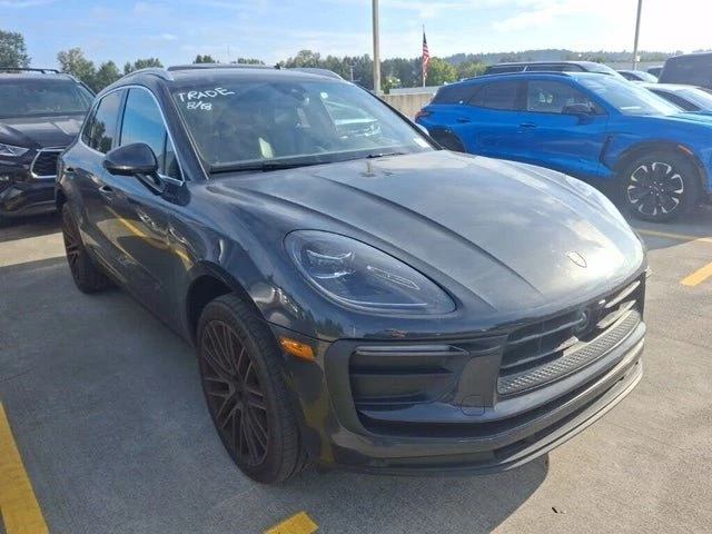 2024 Porsche Macan - Image 2 of 15
