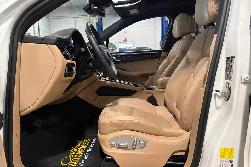 2024 Porsche Macan - Image 11 of 20