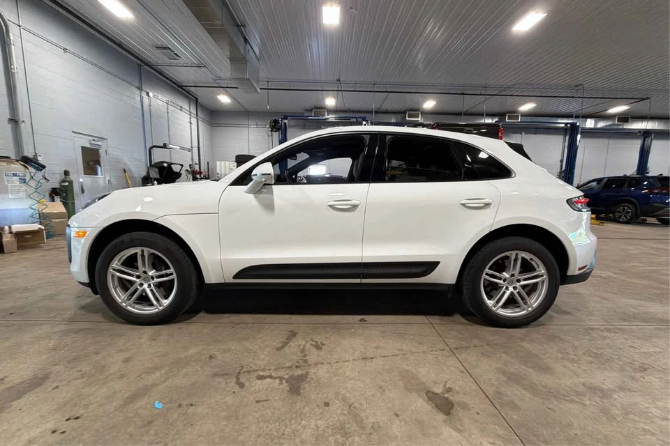 2024 Porsche Macan - Image 8 of 20