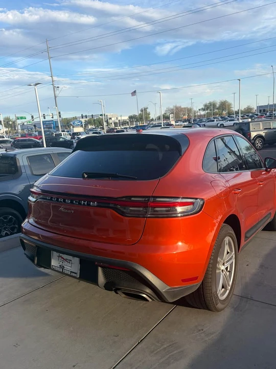 2024 Porsche Macan - Image 4 of 5