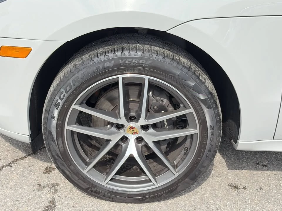 2024 Porsche Macan - Image 2 of 15