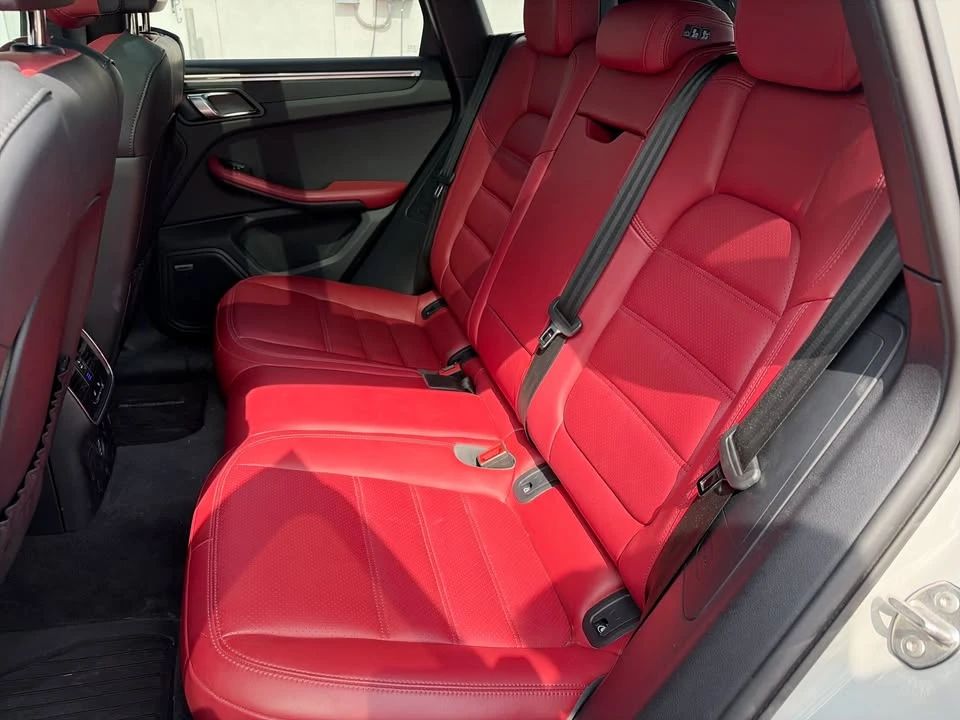 2024 Porsche Macan - Image 5 of 15