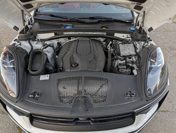 2024 Porsche Macan - Image 4 of 16