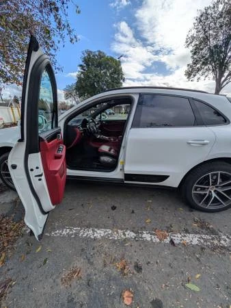 2024 Porsche Macan - Image 9 of 16