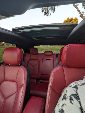 2024 Porsche Macan - Image 11 of 16