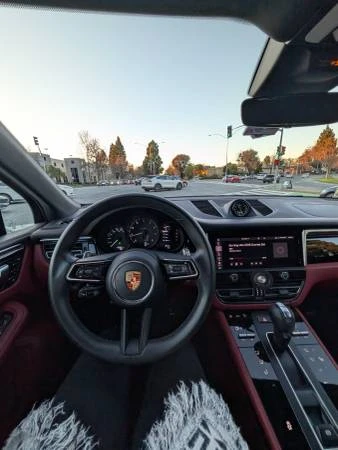 2024 Porsche Macan - Image 12 of 16