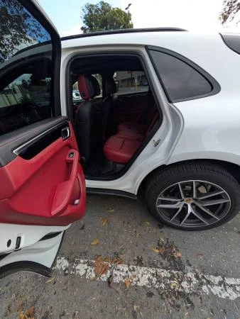 2024 Porsche Macan - Image 8 of 16