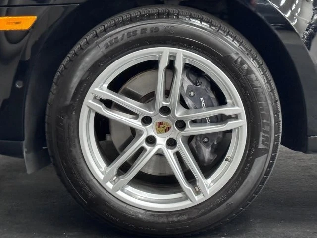 2024 Porsche Macan - Image 15 of 31