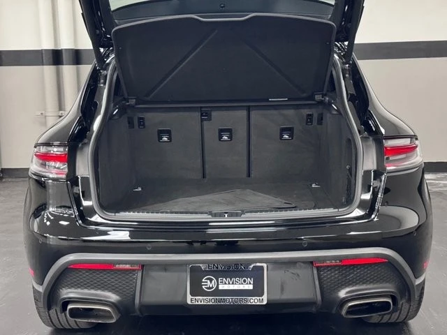 2024 Porsche Macan - Image 13 of 31