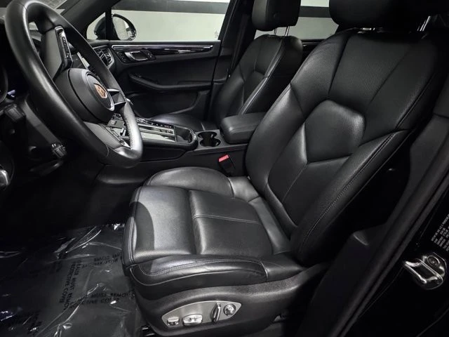 2024 Porsche Macan - Image 22 of 31