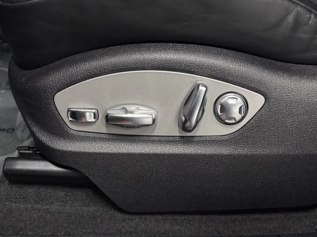2024 Porsche Macan - Image 23 of 31