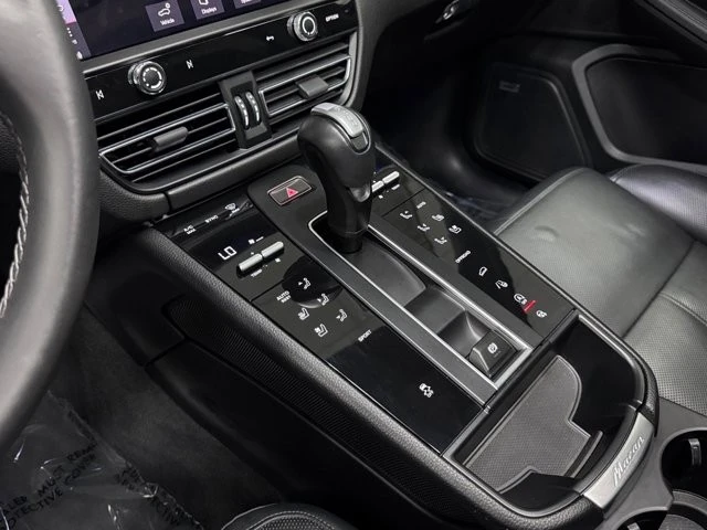 2024 Porsche Macan - Image 30 of 31