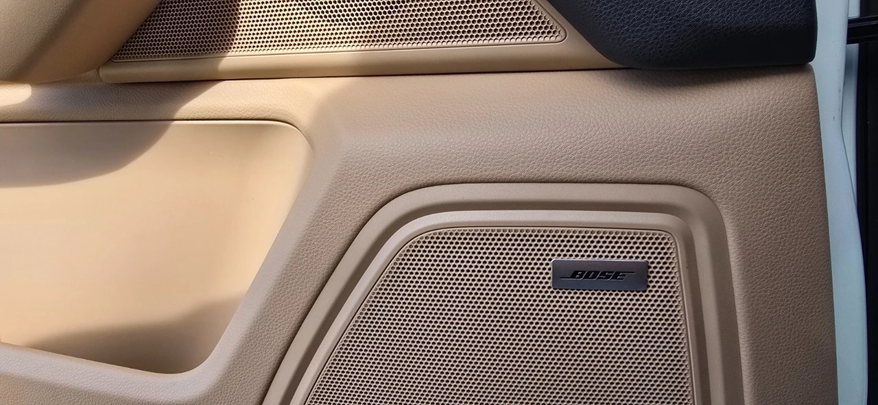 2024 Porsche Macan - Image 20 of 21